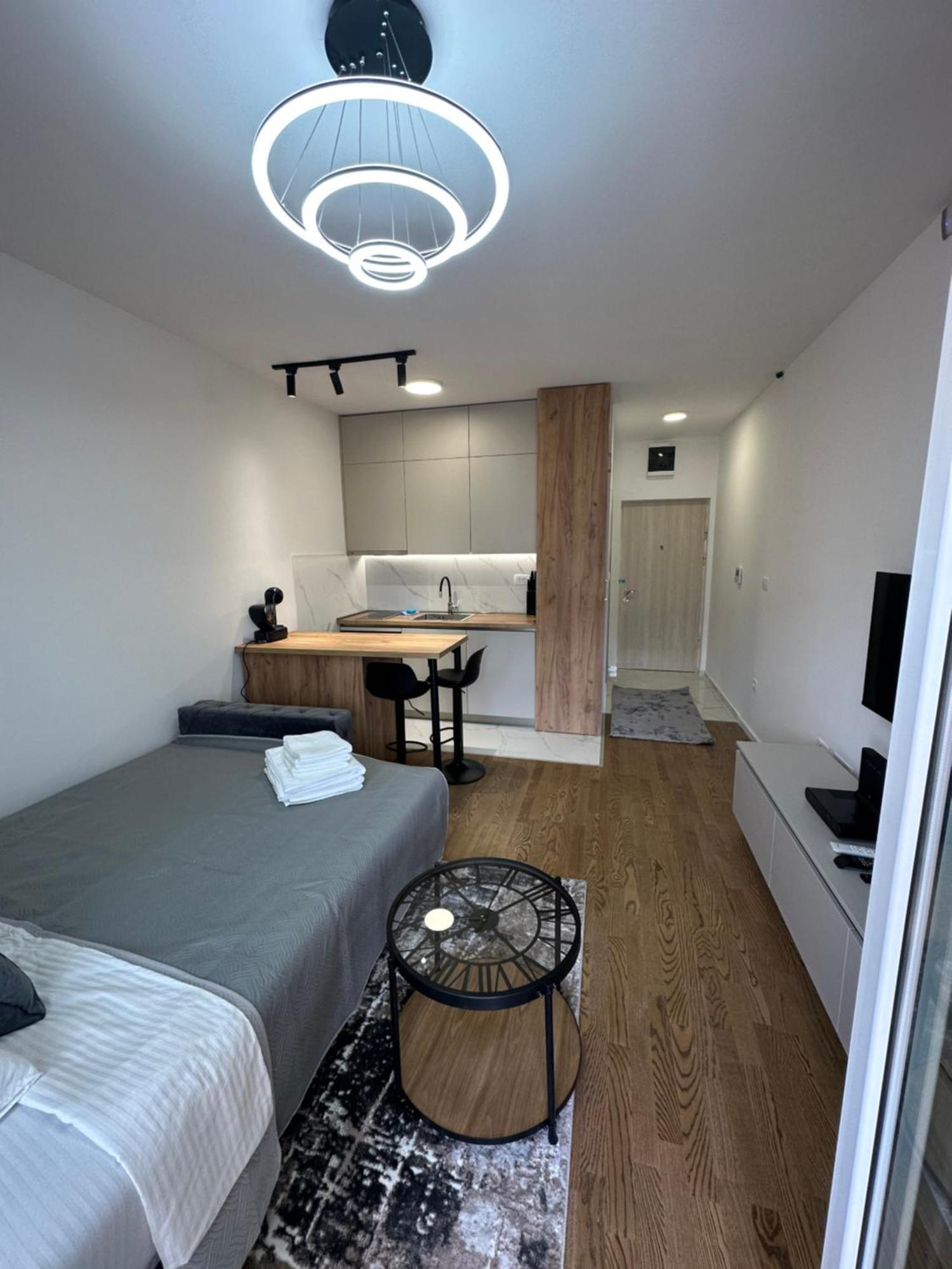 Luxury Apartments D&B Подгорица Екстериор снимка