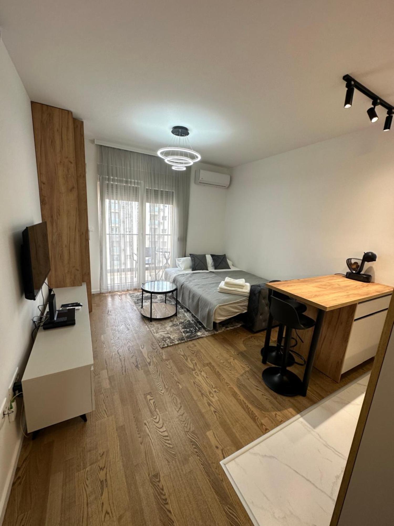 Luxury Apartments D&B Подгорица Екстериор снимка