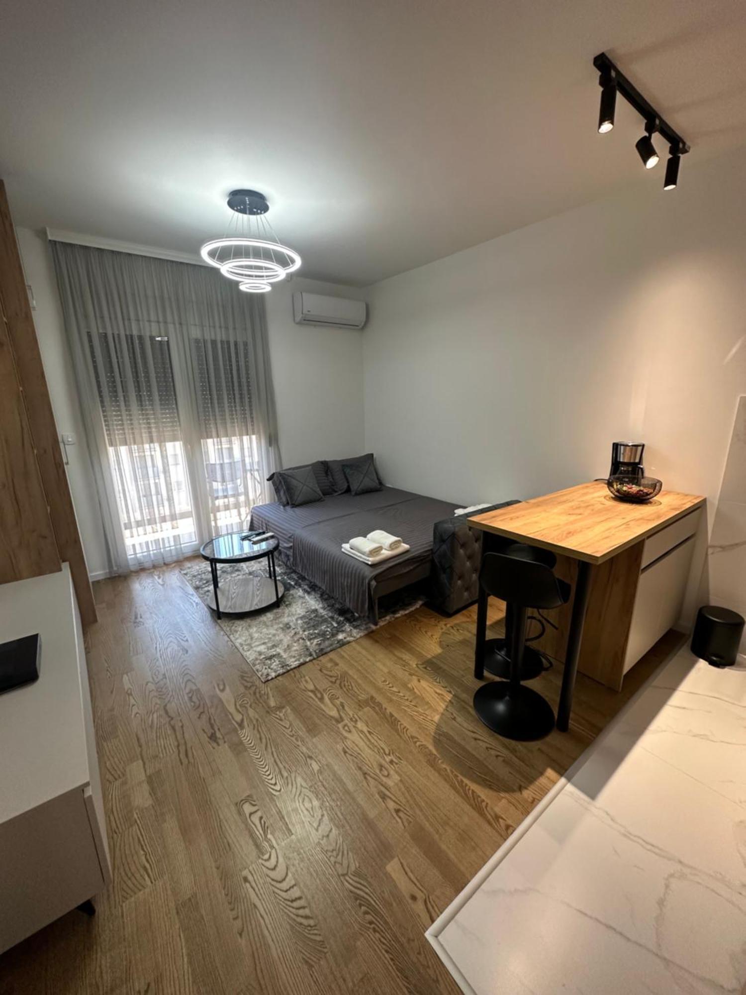 Luxury Apartments D&B Подгорица Екстериор снимка