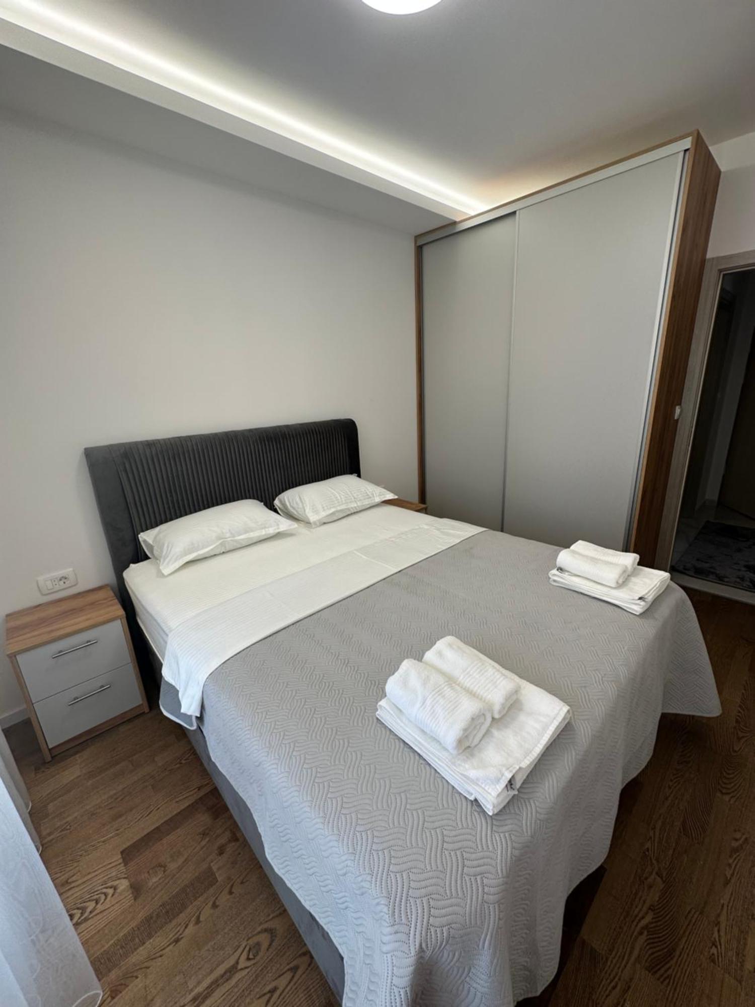 Luxury Apartments D&B Подгорица Екстериор снимка
