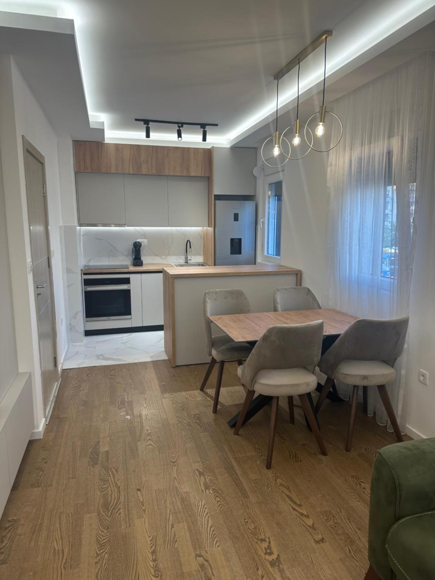 Luxury Apartments D&B Подгорица Екстериор снимка